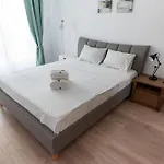 B&v 706 Coresi - Balcony With Parking Apartment