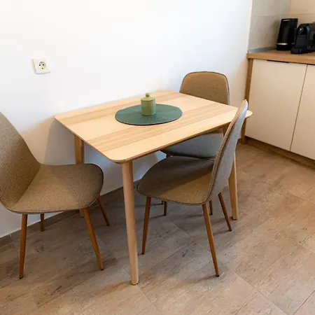 B&v 706 Coresi - Balcony With Parking Apartment *
