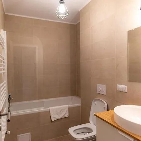 B&v 706 Coresi - Balcony & Free Parking *