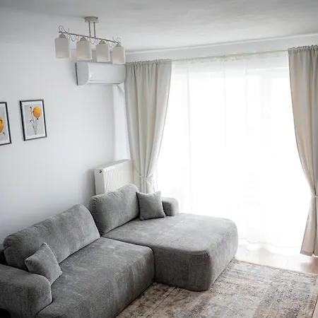 B&v 706 Coresi - Balcony & Free Parking Apartment
