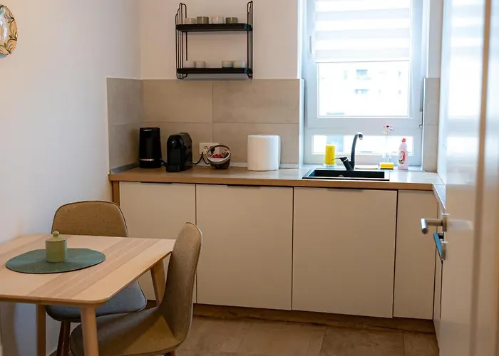 Apart B&V 706 Coresi - Balcony Apartment With Parking